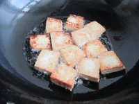鲶鱼焖豆腐