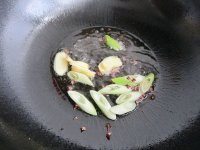 鲶鱼焖豆腐