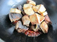 鲶鱼焖豆腐