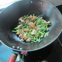 猪肉蒜苔炒油豆腐