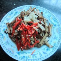 蒜米辣椒拌卤豆腐丝