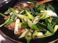 蒜叶炒肉