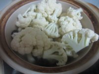 花菜虾皮枸杞汤