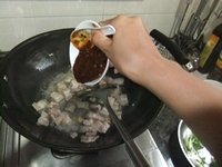 黄豆酱炒五花肉