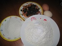 大杏仁葡萄干硬饼干