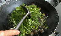 紫苏炒田螺