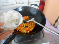 炒彩饭