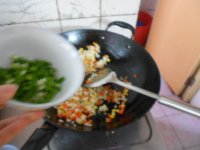 炒彩饭