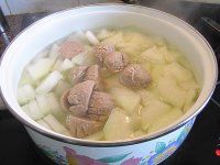 牛肉丸滚老节瓜汤
