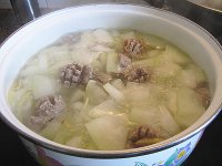 牛肉丸滚老节瓜汤