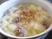 牛肉丸滚老节瓜汤