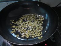 酸豆角炒猪耳