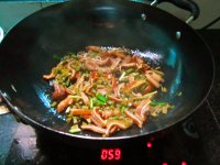 酸豆角炒猪耳