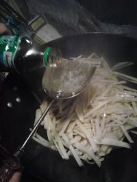 胡萝卜炒土豆