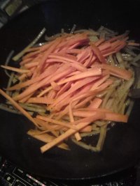 胡萝卜炒土豆