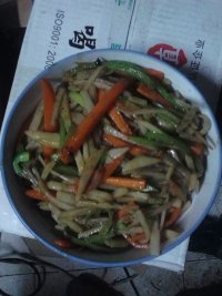胡萝卜炒土豆