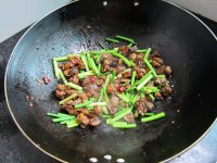 蒜苔炒鸭肉