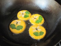 四叶花紫薯南瓜饼