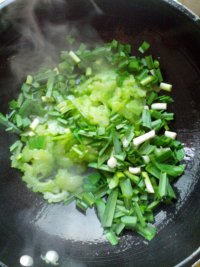 蒜苗炒苦瓜