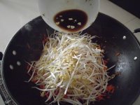 胡萝卜豆芽炒饼