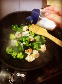 西兰花虾球