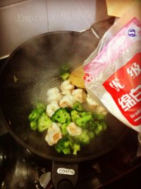 西兰花虾球