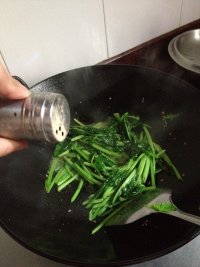 清炒菠菜