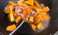南瓜煮猪肉