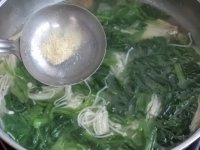 鸡翅金针菠菜汤