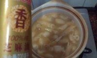 鲜鱼汤煨鸡腿菇