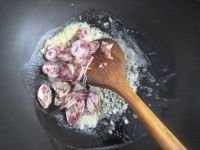 腊肠焖面