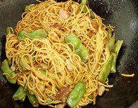 腊肠焖面