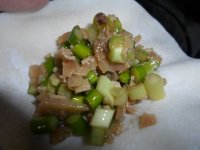 豆皮蒜薹饺子