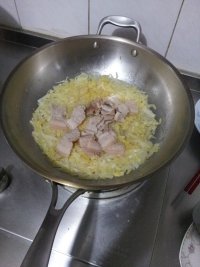 酸菜氽白肉