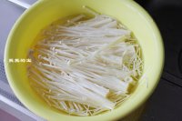 炝拌金针菇干豆腐丝