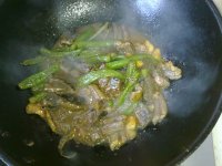油焖尖椒炒鳝片