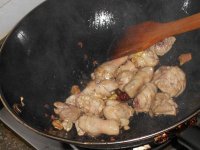 鸡腿炖土豆