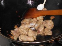 鸡腿炖土豆