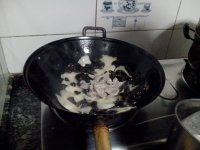木耳白菜根炒肉片