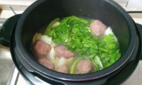 双菜牛肉丸汤
