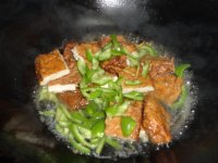 青椒焖豆腐