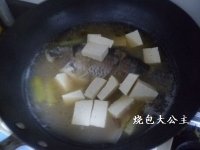 鲫鱼炖豆腐