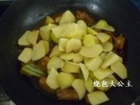 土豆炖排骨