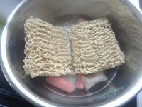 丸子羊肉煮面条