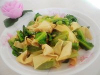 干豆腐炒油麦菜