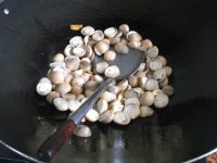 肉片炒草菇