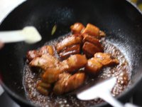 菠萝黑米汁烧肉
