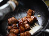 菠萝黑米汁烧肉
