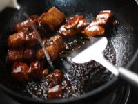 菠萝黑米汁烧肉