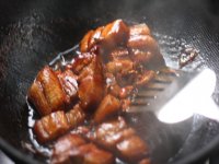 菠萝黑米汁烧肉
